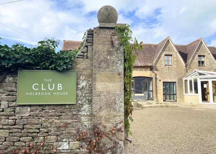 Holbrook Manor & Spa.