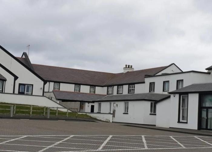 Causeway Hotel