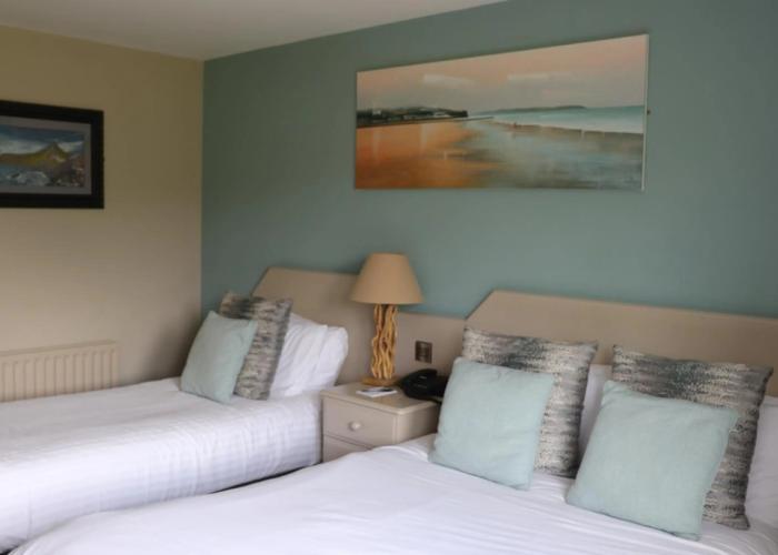 Causeway Hotel
