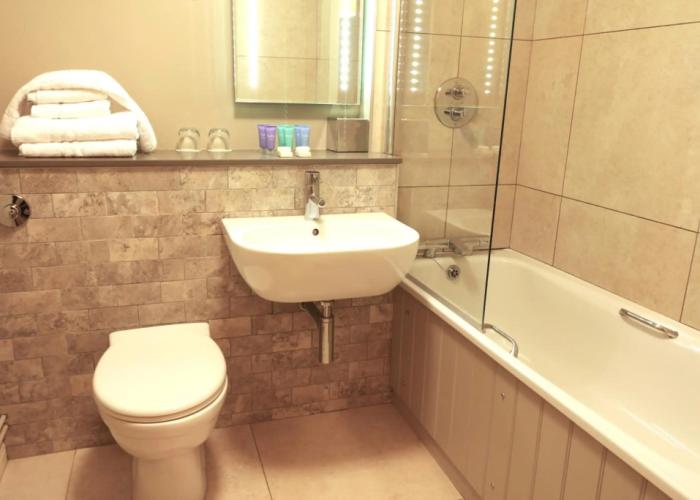 Causeway Hotel