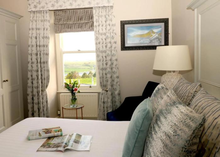 Causeway Hotel
