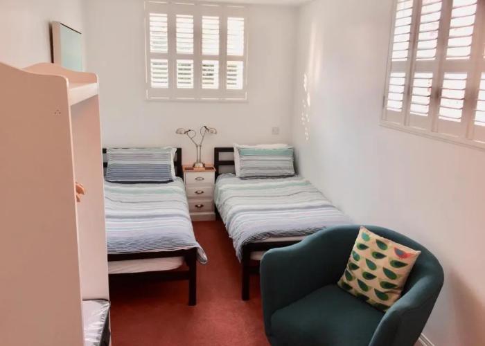 Derrin Guest House