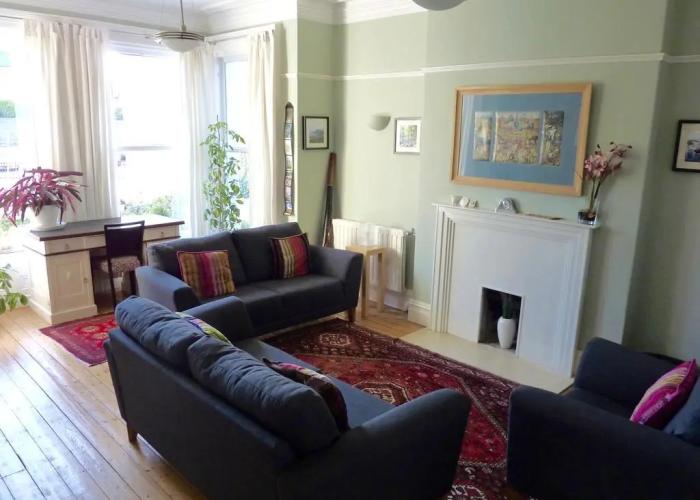 Derrin Guest House