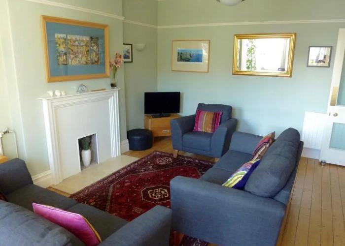 Derrin Guest House