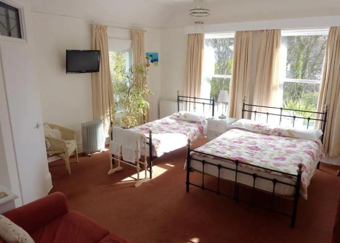 Derrin Guest House