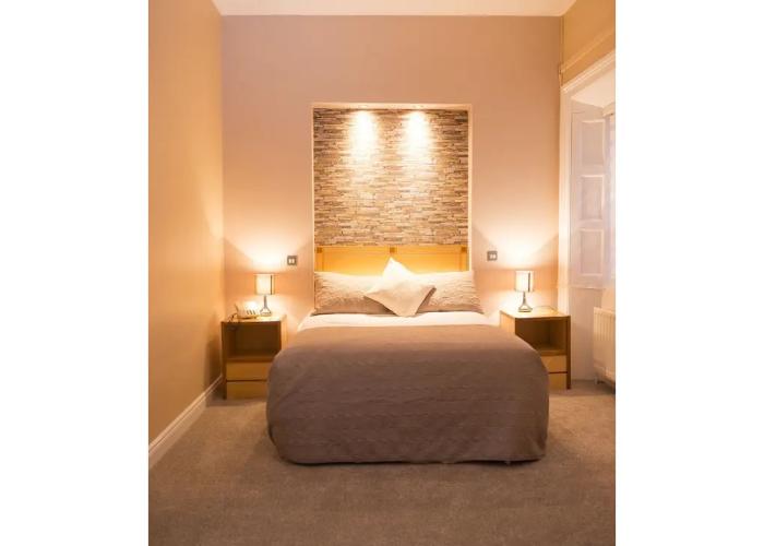 Kilmorey Arms Hotel
