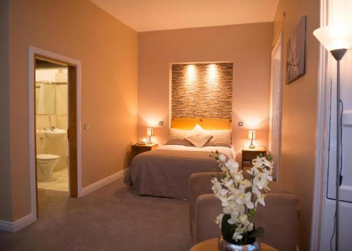 Kilmorey Arms Hotel