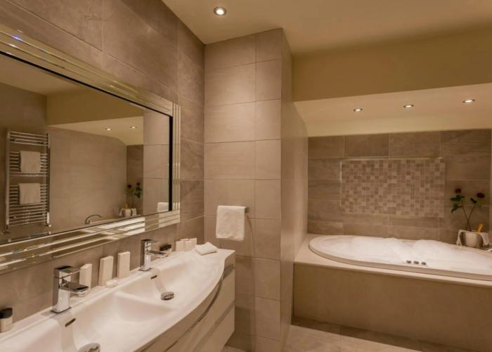 Canal Court Hotel