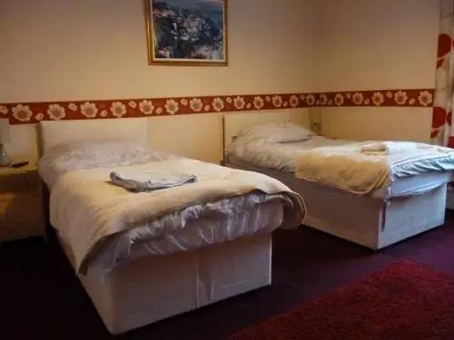Aberdeen Arms Hotel Tarland