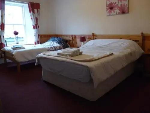 Aberdeen Arms Hotel Tarland