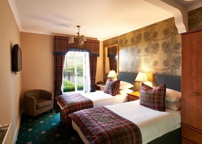 Loch Kinord Hotel