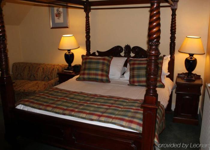 Loch Kinord Hotel