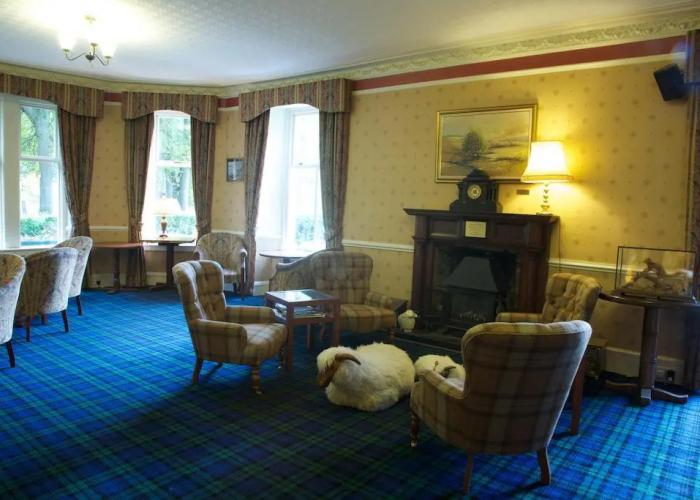 Loch Kinord Hotel