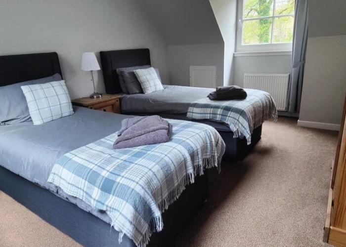 Ben Reoch Cottage - Loch Lomond & Arrochar Alps