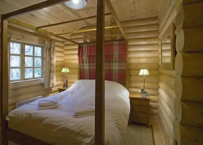 BCC Loch Ness Log Cabins