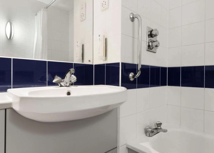 Days Inn by Wyndham Abington M74