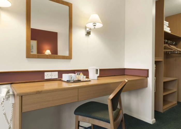Days Inn by Wyndham Abington M74