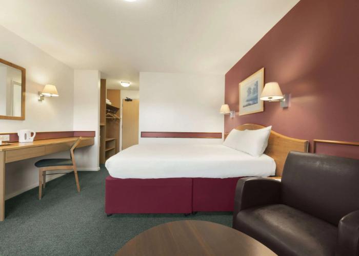 Days Inn by Wyndham Abington M74