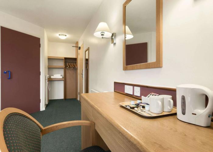 Days Inn by Wyndham Abington M74