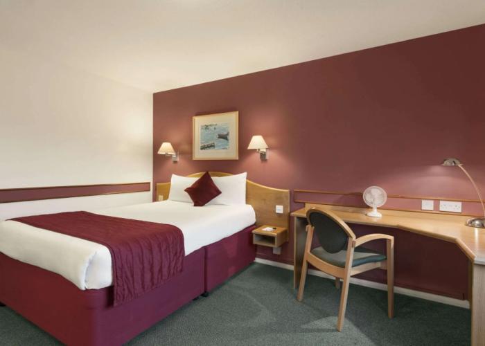 Days Inn by Wyndham Abington M74
