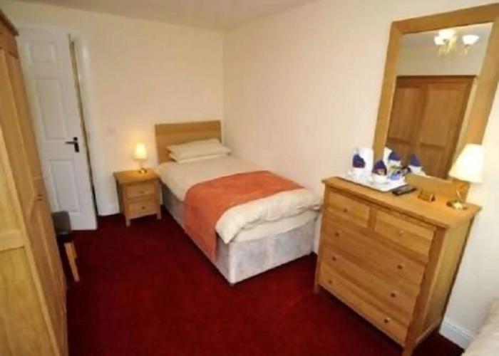 The Elphinstone Hotel