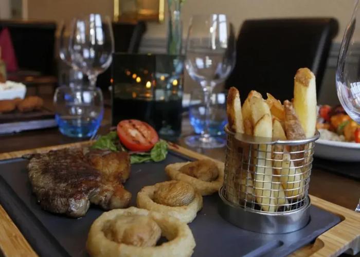 The Elphinstone Hotel