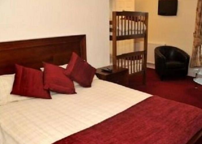 The Elphinstone Hotel