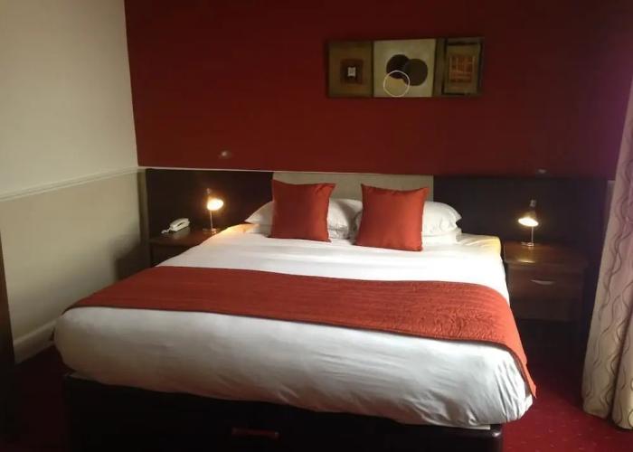 Aberdour Hotel & Stables Rooms