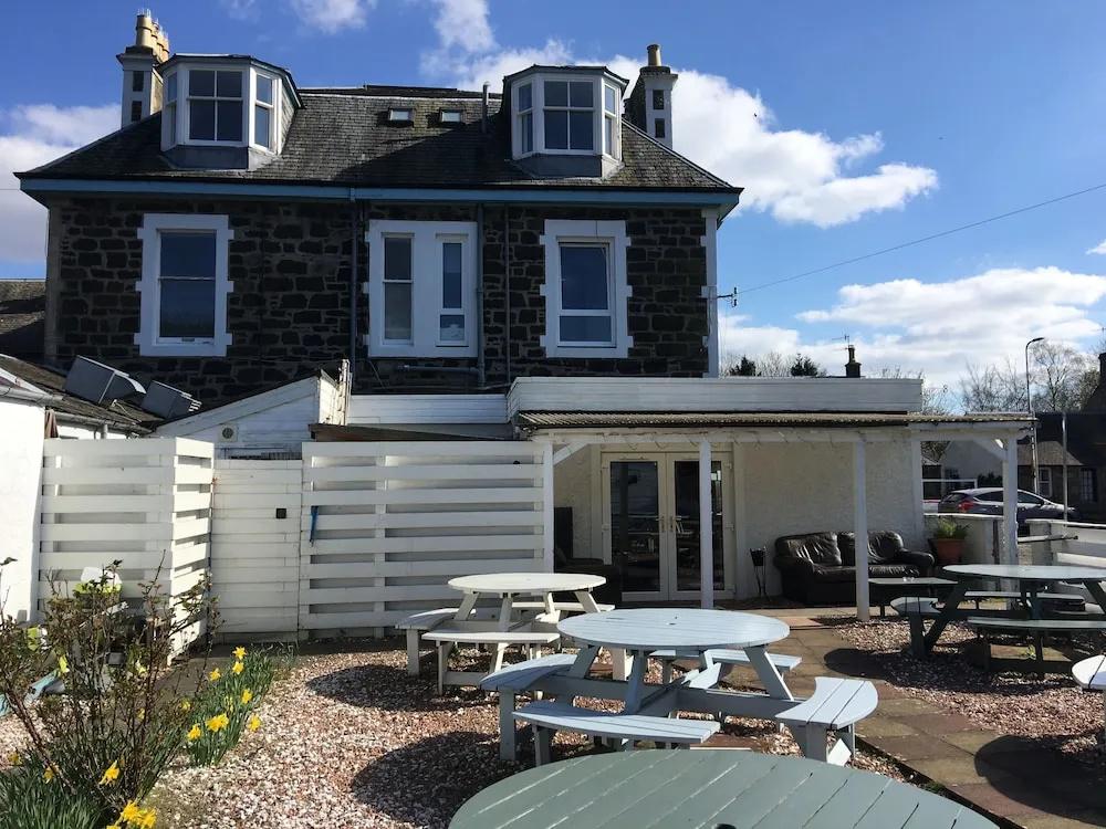 фото Comrie Hotel