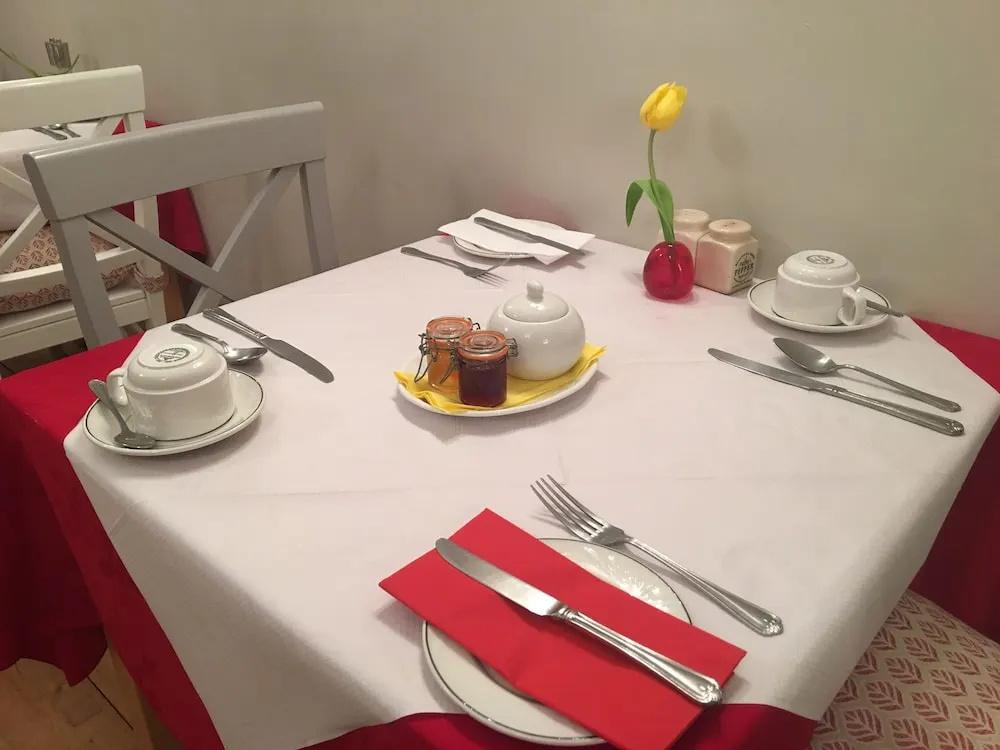 фото Comrie Hotel