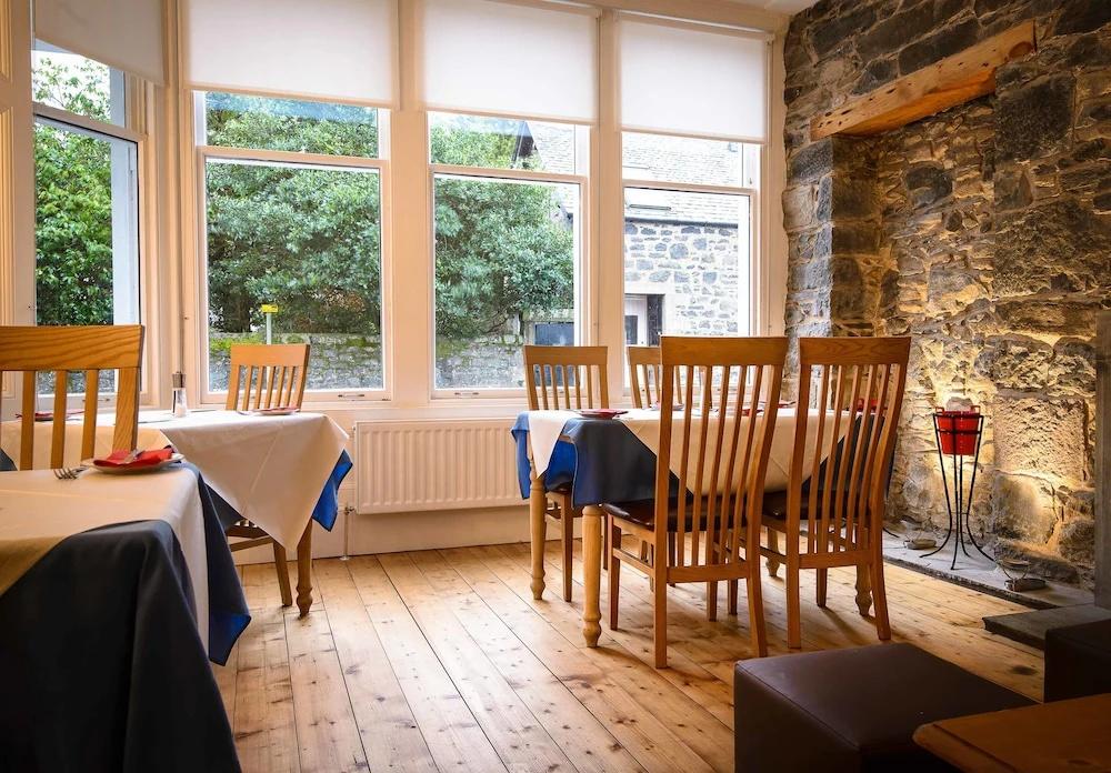 фото Comrie Hotel