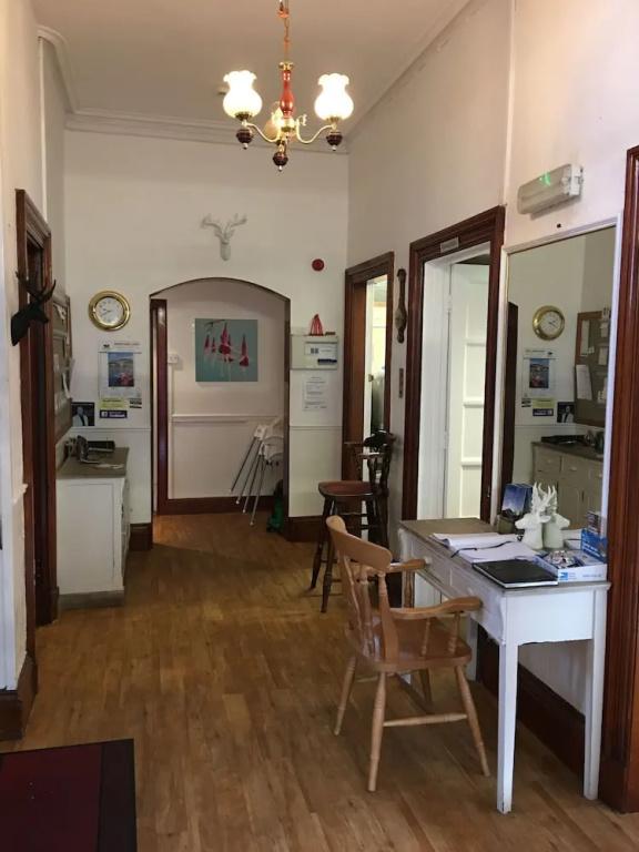фото Comrie Hotel