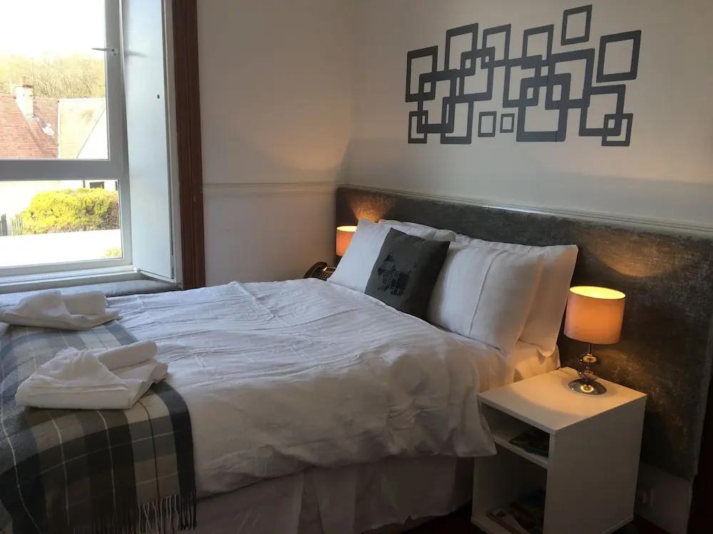 фото Comrie Hotel