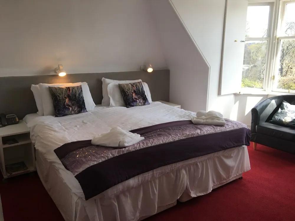 фото Comrie Hotel