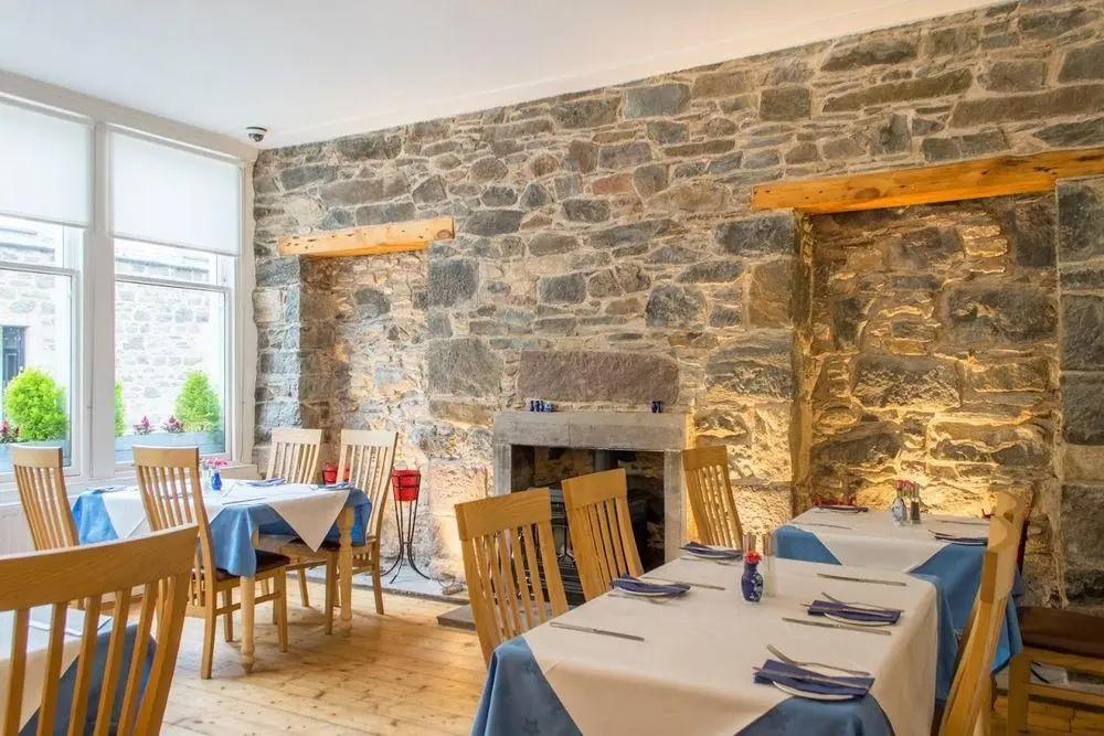фото Comrie Hotel