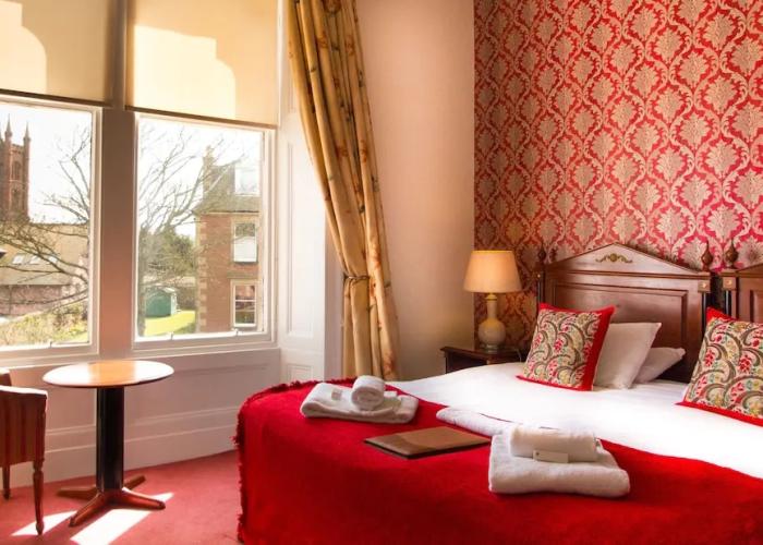 Royal Mackintosh Hotel