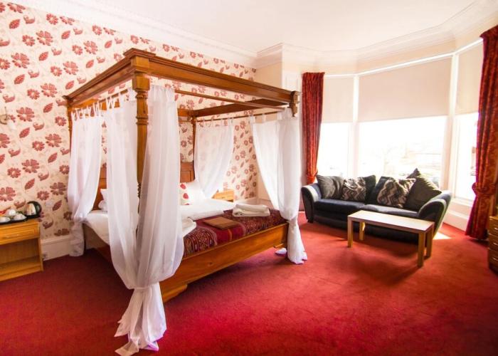 Royal Mackintosh Hotel