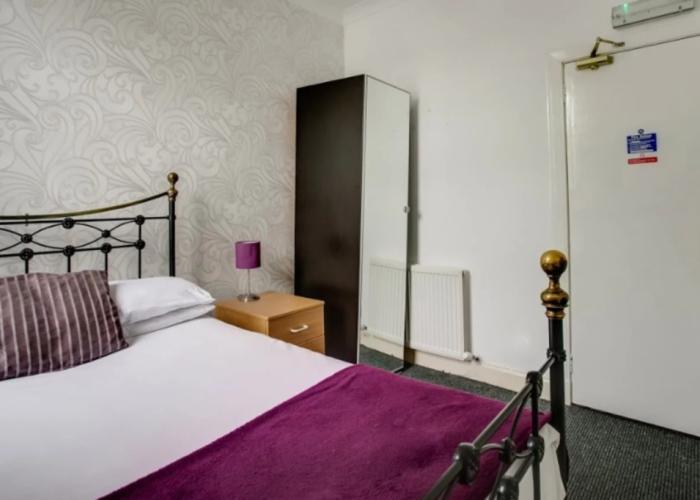 OYO Gin House Hotel