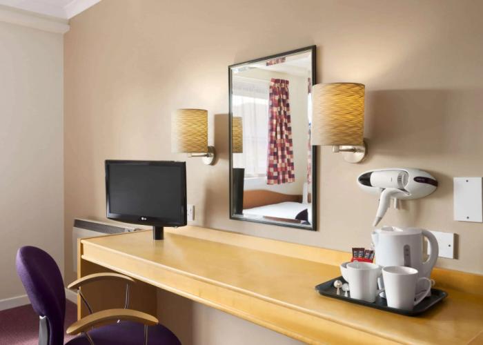 Days Inn by Wyndham Hamilton