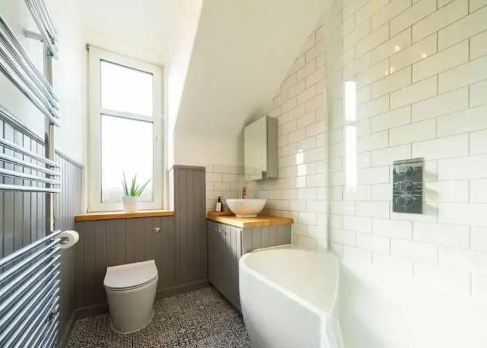 Sunnybrae House Seaside Family-friendly Getaway in Stonehaven With Hot Tub