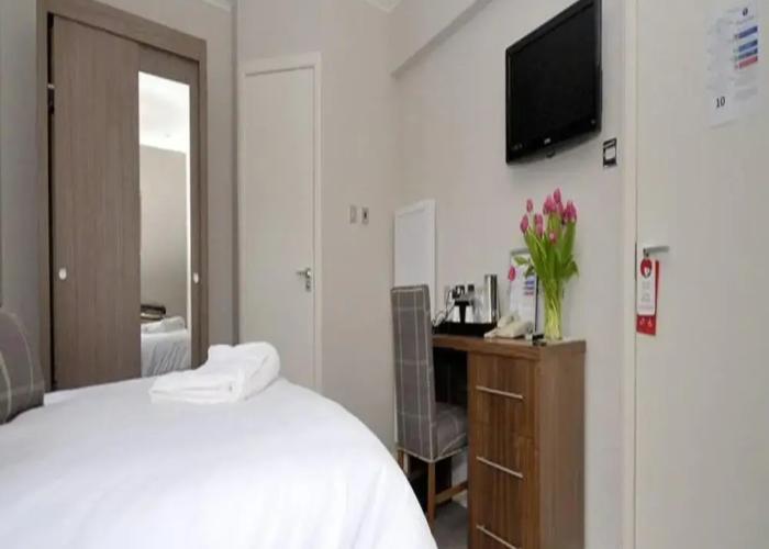 Anchor Hotel