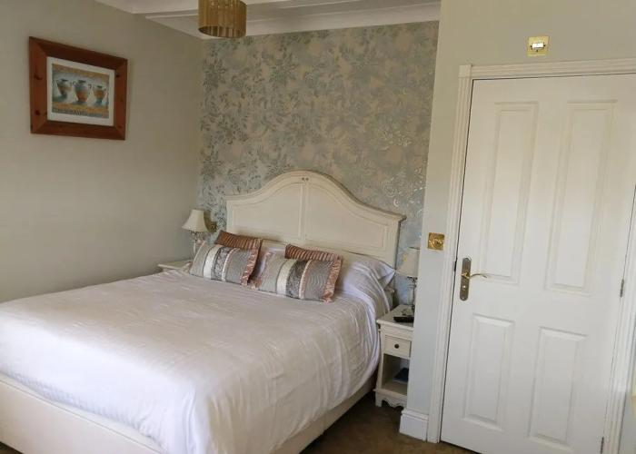 Feathers Hotel, Bar and Restaurant