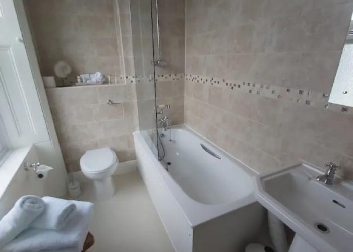 Llys Aeron Guest House