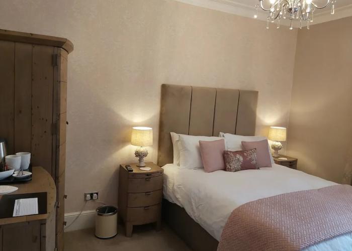 Llys Aeron Guest House