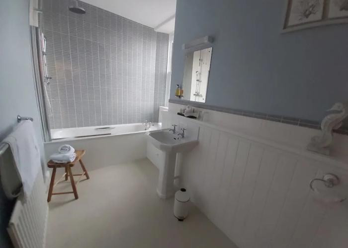 Llys Aeron Guest House