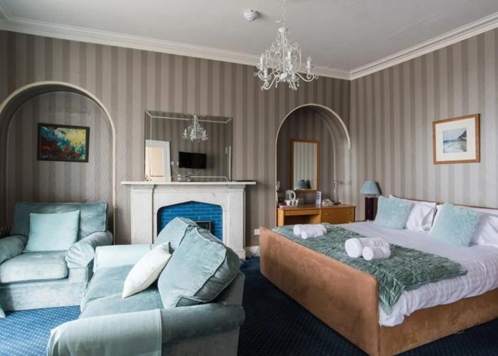 Gwesty'r Marine Hotel & Spa