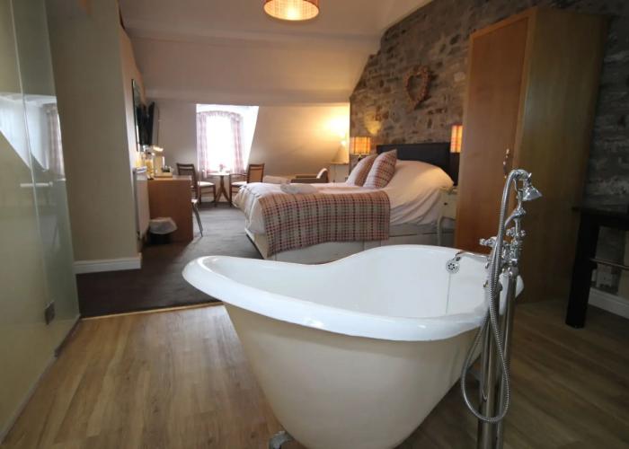 Gwesty'r Marine Hotel & Spa