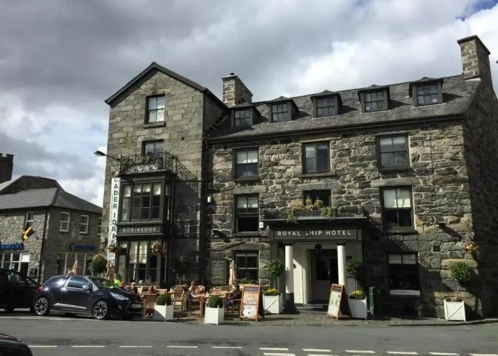 Royal Ship Hotel