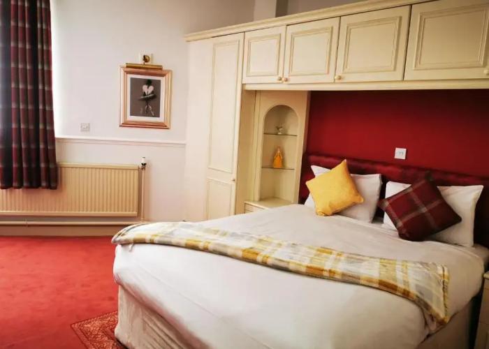 Castle Hotel