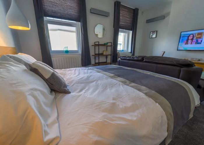 Captivating 1-bed Apartment, Merthyr Tydfil -